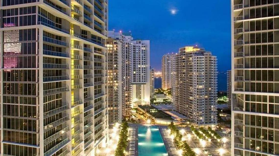 Icon Brickell Pool Terrace EDIFICIO VICEROY MIAMI